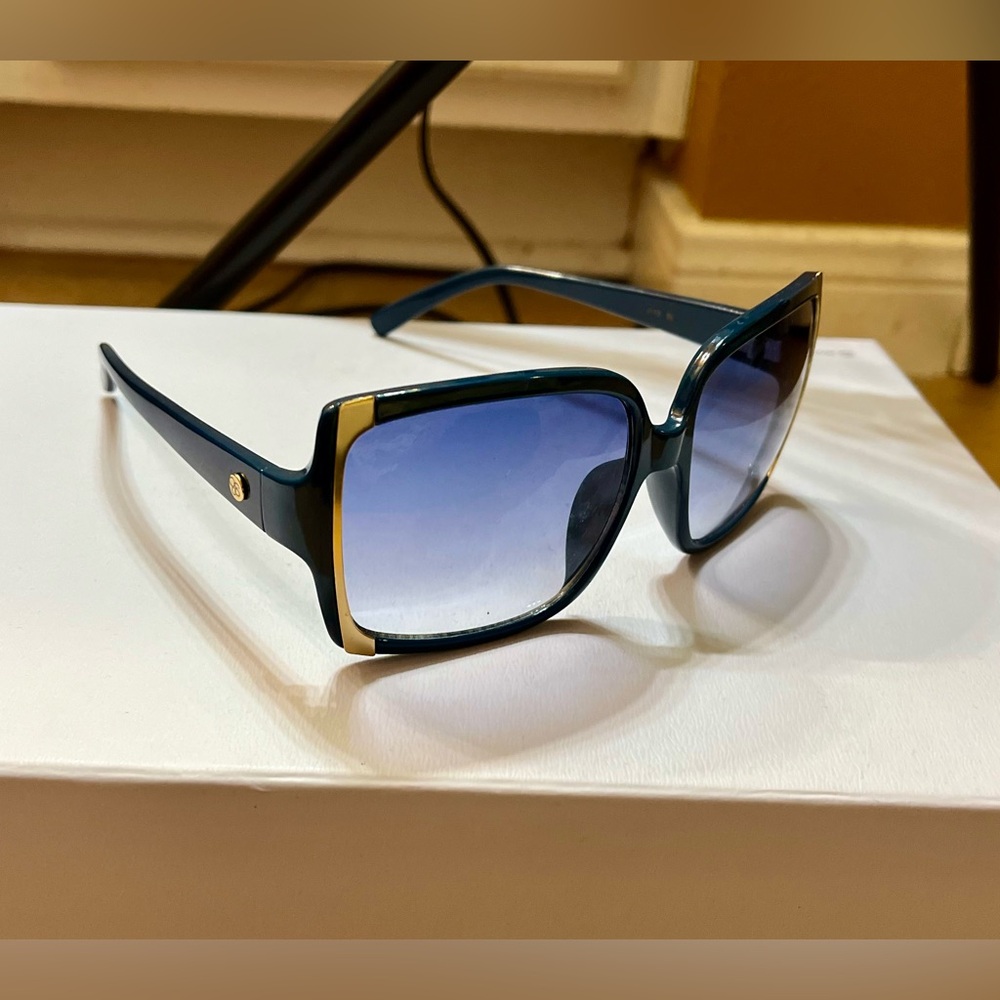 Jessica Simpson Gold and Blue Sunglasses Oversized Chic - Picture 4 of 6
